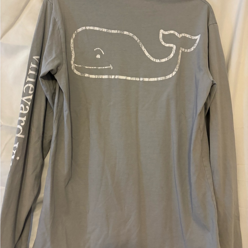 Vineyard Vines Long Sleeve Tee – Gray with White Whale Logo